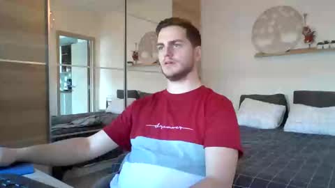 Snapshot of syl092 chatting on 10, 1, 2025 syl092 online show from 10, 1, 2025