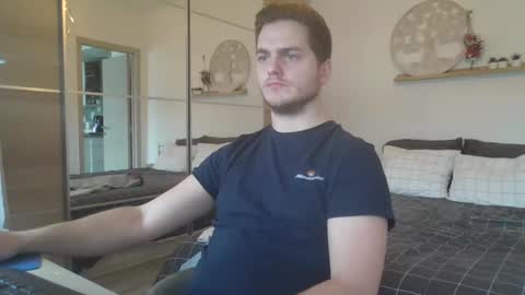 Snapshot of syl092 chatting on 13, 2, 2025 syl092 online show from 13, 2, 2025