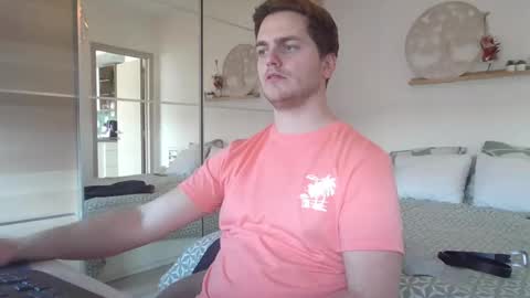 Snapshot of syl092 chatting on 2, 3, 2025 syl092 online show from 2, 3, 2025