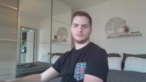 Snapshot of syl092 chatting on 11, 3, 2025 syl092 online show from 11, 3, 2025