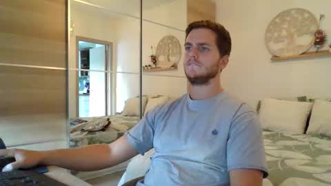 Snapshot of syl092 chatting on 9, 9, 2025 syl092 online show from 9, 9, 2025