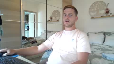 Snapshot of syl092 chatting on 22, 9, 2025 syl092 online show from 22, 9, 2025