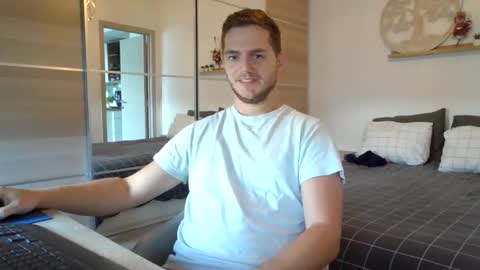 Snapshot of syl092 chatting on 4, 10, 2025 syl092 online show from 4, 10, 2025