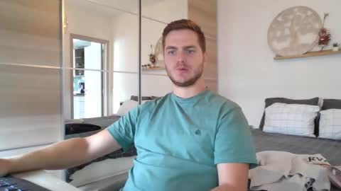 Snapshot of syl092 chatting on 5, 10, 2025 syl092 online show from 5, 10, 2025