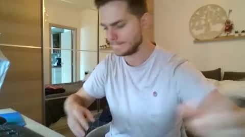 Snapshot of syl092 chatting on 8, 10, 2025 syl092 online show from 8, 10, 2025