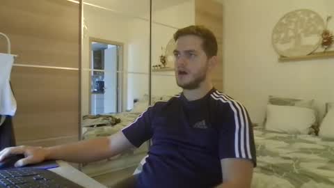 Snapshot of syl092 chatting on 15, 10, 2025 syl092 online show from 15, 10, 2025