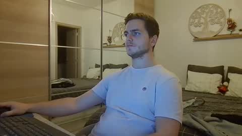 Snapshot of syl092 chatting on 5, 11, 2025 syl092 online show from 5, 11, 2025