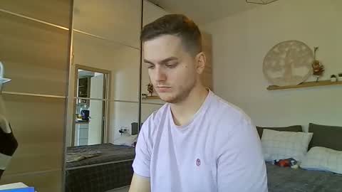 Snapshot of syl092 chatting on 1, 12, 2025 syl092 online show from 1, 12, 2025