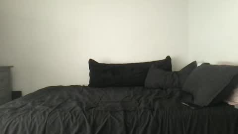 Snapshot of synn_knight chatting on 16, 10, 2025 Synn Knight online show from 16, 10, 2025