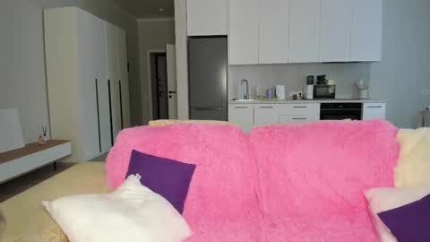 Mila online show from 17, 11, 2025