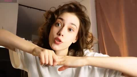 Snapshot of t_tragedienne chatting on 15, 11, 2025 Heeey im Helena3 -- fav555100333 -- pvts only premium and after my public show 3 online show from 15, 11, 2025