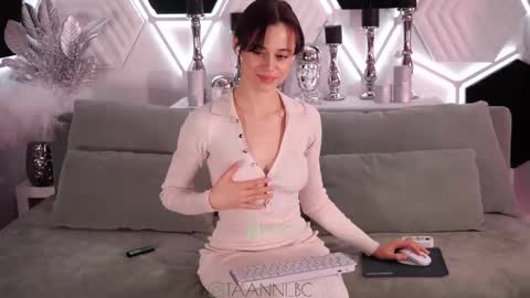 TAANNI online show from 1, 3, 2025