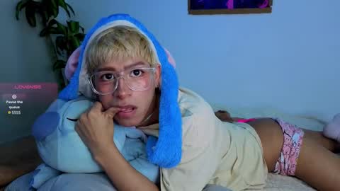 Snapshot of taichi_bluy chatting on 16, 12, 2025 taichi online show from 16, 12, 2025