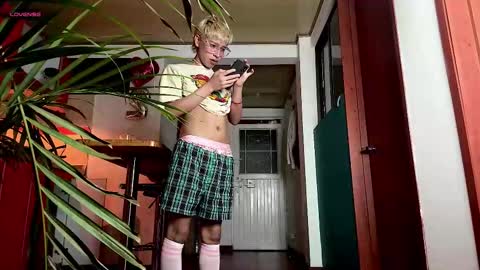 Snapshot of taichi_bluy chatting on 17, 12, 2025 taichi online show from 17, 12, 2025