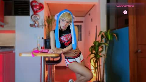 Snapshot of taichi_bluy chatting on 19, 12, 2025 taichi online show from 19, 12, 2025