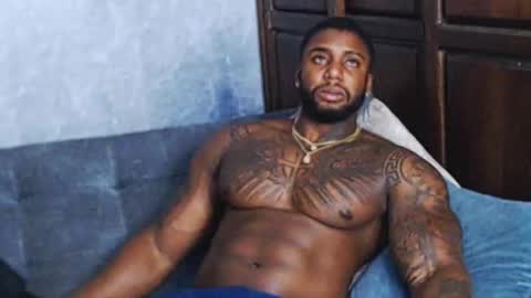 Tairon Tucke online show from 28, 12, 2024