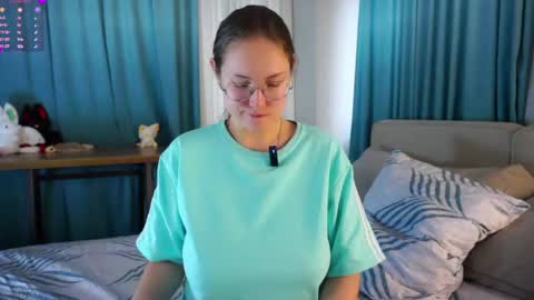 Molly online show from 6, 4, 2026