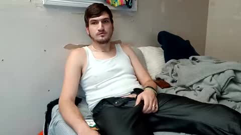 Snapshot of tallerandhandsomer chatting on 16, 11, 2025 tallerandhandsomer online show from 16, 11, 2025