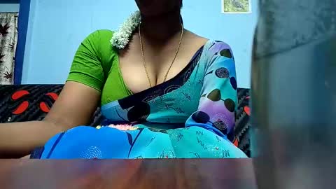 Snapshot of tamilmadhi520 chatting on 8, 11, 2025 tamilmadhi520 online show from 8, 11, 2025