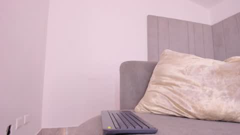 Tamy Leen online show from 9, 1, 2025