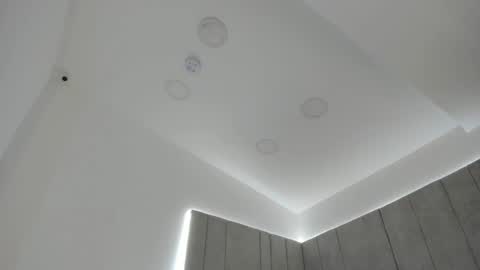 Tamy Leen online show from 4, 3, 2025