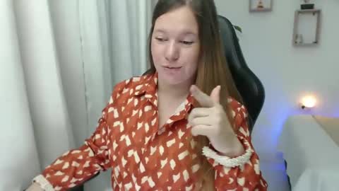 Snapshot of tamy_shine87 chatting on 17, 12, 2024 Im Samy online show from 17, 12, 2024