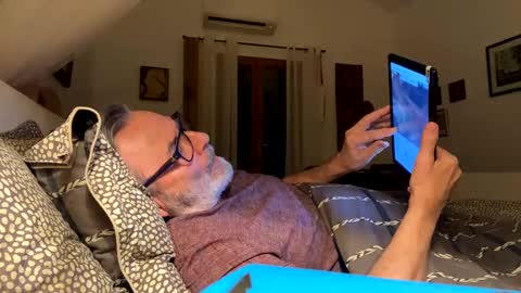 Dominique online show from 10, 1, 2025