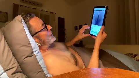 Dominique online show from 2, 2, 2025