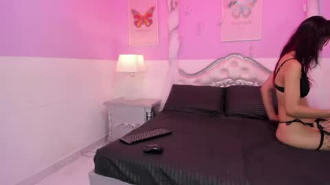 Snapshot of taniapierce chatting on 24, 5, 2026 Tania Pierce online show from 24, 5, 2026