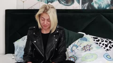 tanyaGrey online show from 17, 4, 2026