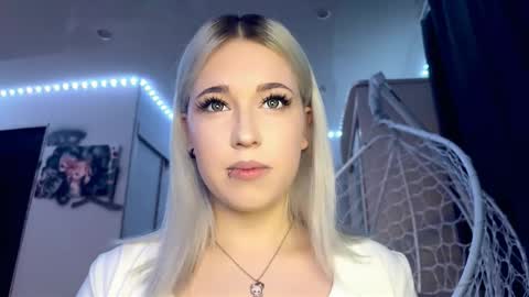 Lisa online show from 12, 11, 2025