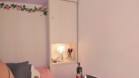  T A R A  online show from 15, 11, 2025