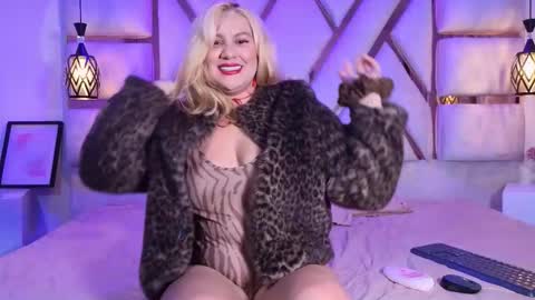 Snapshot of tasha_evans chatting on 4, 11, 2025 tasha online show from 4, 11, 2025