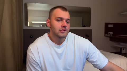 Snapshot of tasty_justin chatting on 16, 9, 2025 My shows 2100500 UTC3 online show from 16, 9, 2025