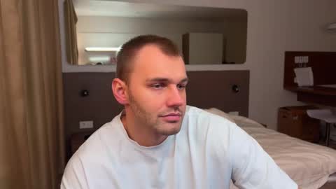 Snapshot of tasty_justin chatting on 29, 10, 2025 My shows 2100500 UTC3 online show from 29, 10, 2025