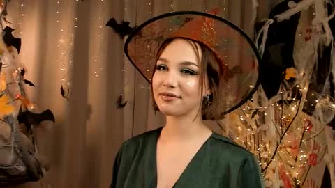 Snapshot of tate_crazy chatting on 31, 10, 2025 Tate online show from 31, 10, 2025