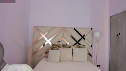 Tati Saldarriaga online show from 13, 11, 2025