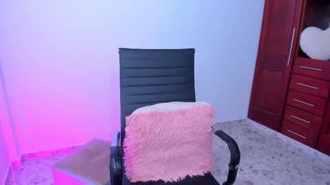 Snapshot of tatis_lopez_ chatting on 7, 3, 2025 Tatiana Lopez online show from 7, 3, 2025