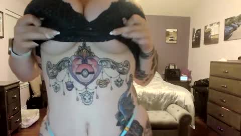 Snapshot of tattedlasirena chatting on 6, 10, 2025 La Sirena online show from 6, 10, 2025