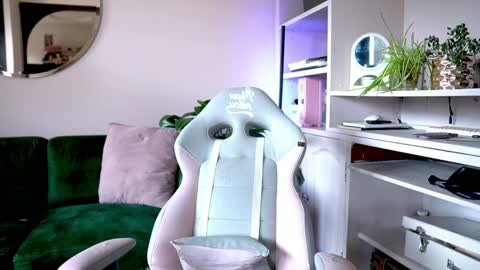 Nathalie Hardy  online show from 16, 2, 2026