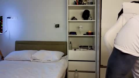 Alex but u can call me Theo online show from 17, 2, 2026