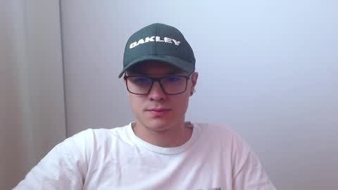 Snapshot of taurus4k chatting on 5, 3, 2025 taurus4k online show from 5, 3, 2025