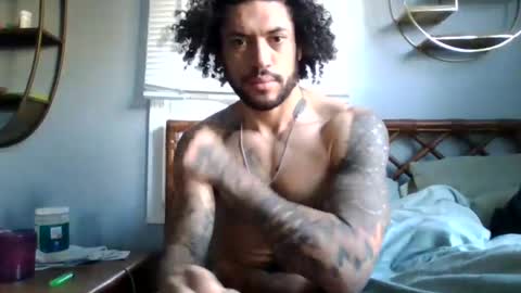 Snapshot of taurusbaeforever chatting on 29, 10, 2025 taurusbaeforever online show from 29, 10, 2025