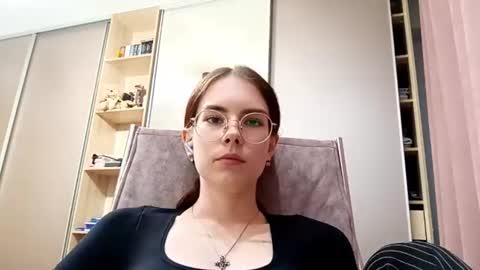 Snapshot of tawnyzenisek chatting on 7, 7, 2026 Veronica online show from 7, 7, 2026