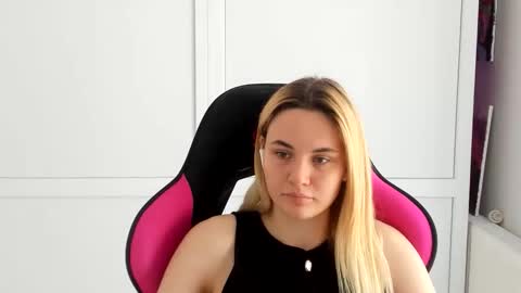 Snapshot of tayla_shy chatting on 11, 6, 2026 Tay online show from 11, 6, 2026