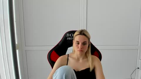 Snapshot of tayla_shy chatting on 10, 7, 2026 Tay online show from 10, 7, 2026