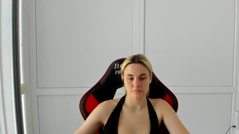 Snapshot of tayla_shy chatting on 15, 7, 2026 Tay online show from 15, 7, 2026