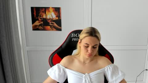 Snapshot of tayla_shy chatting on 26, 7, 2026 Tay online show from 26, 7, 2026