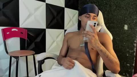 Snapshot of taylor_bigdick18 chatting on 5, 3, 2026 Taylor online show from 5, 3, 2026