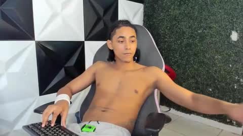 Snapshot of taylor_bigdick18 chatting on 26, 3, 2026 Taylor online show from 26, 3, 2026